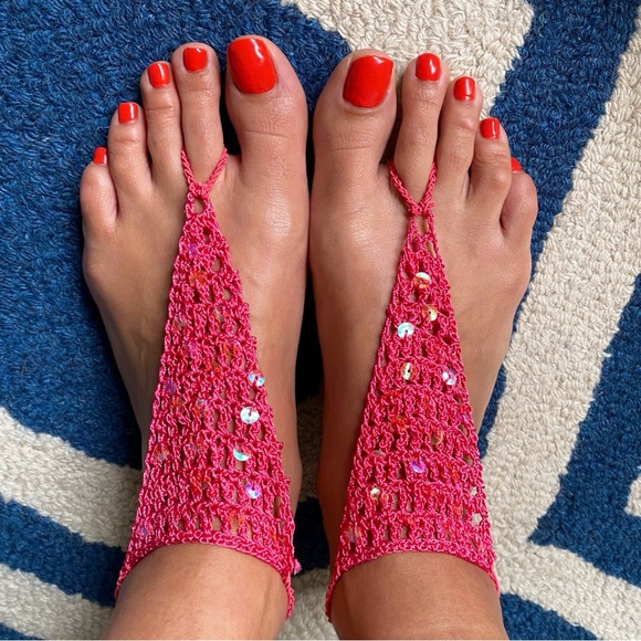 💖 BOHO PINK CROCHET SEQUIN FEET DECOR! - Picture 2 of 11